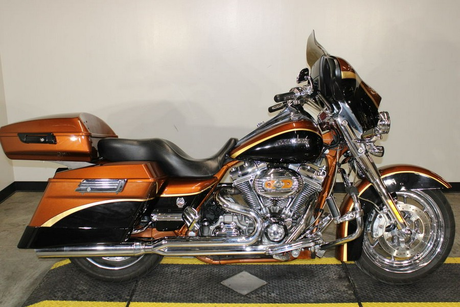 2008 Harley-Davidson® FLHRSE4 - Road King® Screamin' Eagle® 105th Anniversary Edition