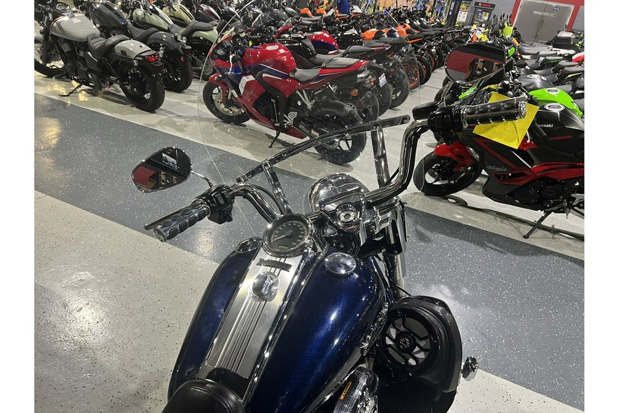 2012 Harley-Davidson® ROAD KING CLASSIC
