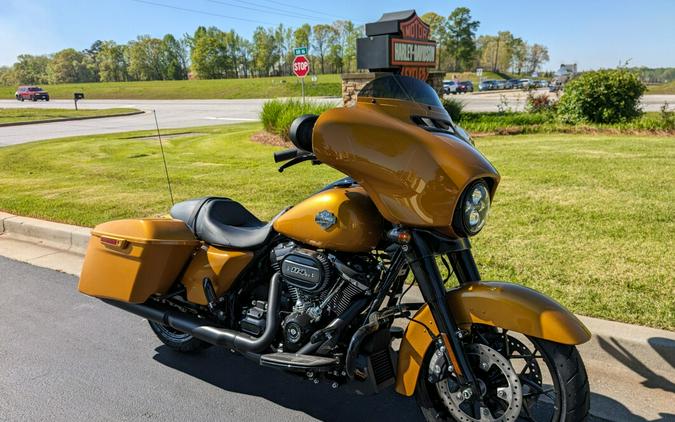 2023 Harley-Davidson Street Glide Special Prospect Gold - Black Finish