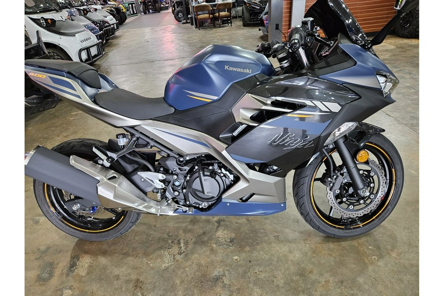 2023 Kawasaki Ninja® 400 Base