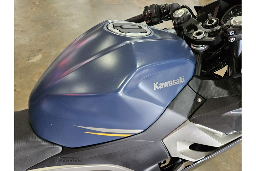 2023 Kawasaki Ninja® 400 Base