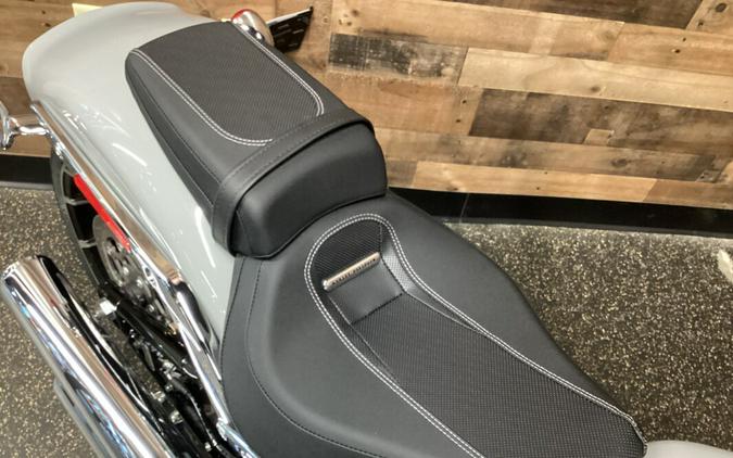 2024 Harley-Davidson® Breakout™ 117 Billiard Gray