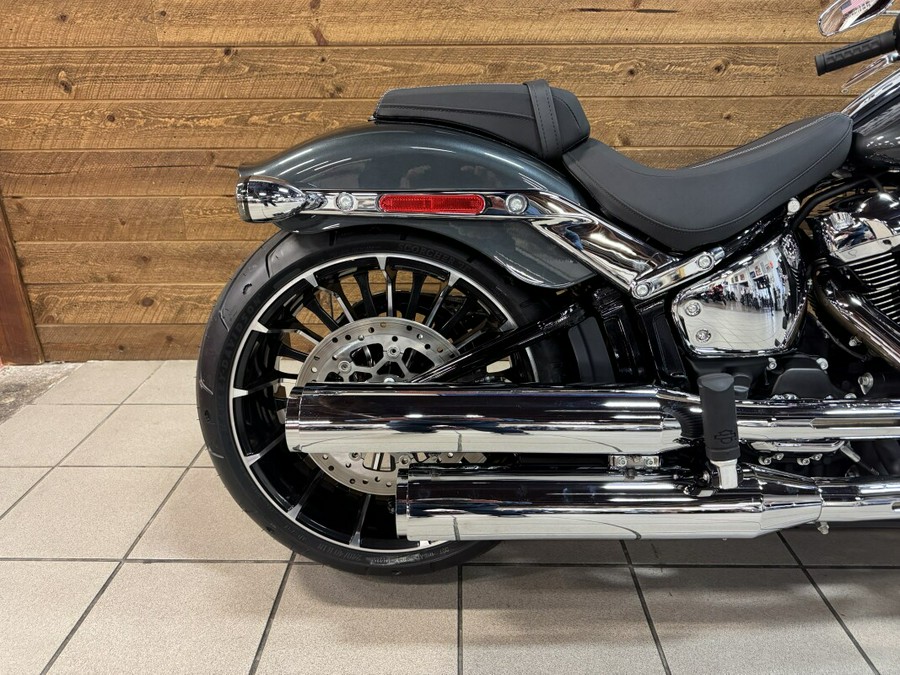 2026 Harley-Davidson® Breakout® Iron Horse Metallic Chrome Trim FXBR