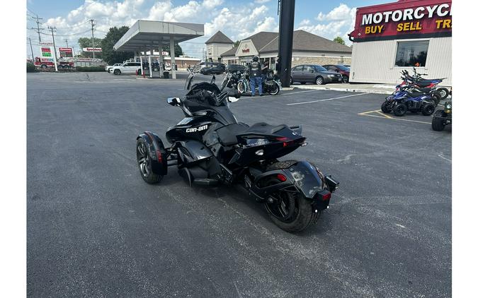 2014 Can-Am SPYDER ST-S