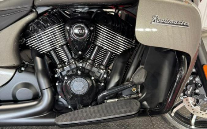 2025 Indian Motorcycle Roadmaster® PowerPlus Dark Horse® with 112 and PowerBand Audio Package