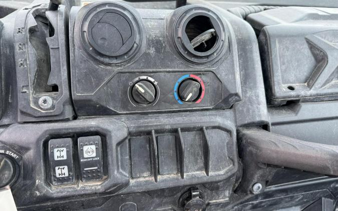 2021 Can-Am Defender DPS™ CAB HD8