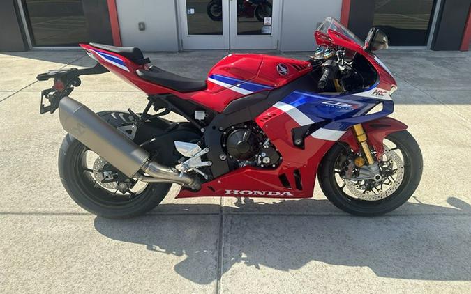 2026 Honda CBR1000RR-R Fireblade SP