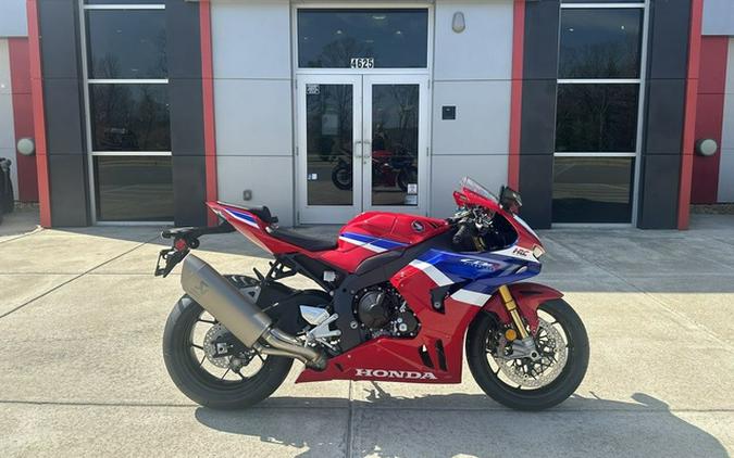 2026 Honda CBR1000RR-R Fireblade SP