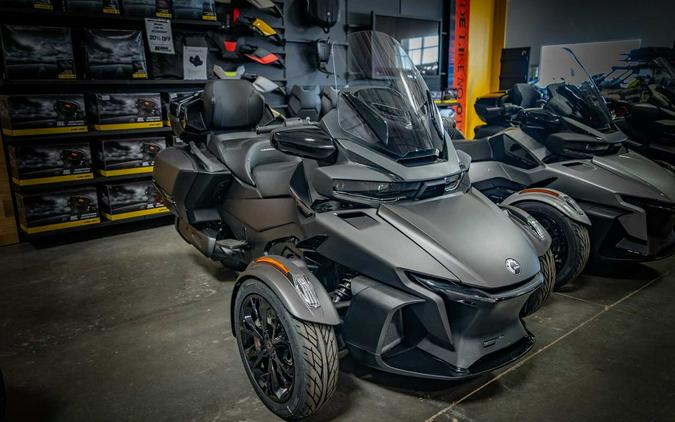 2024 Can-Am® Spyder RT Limited Dark Wheels