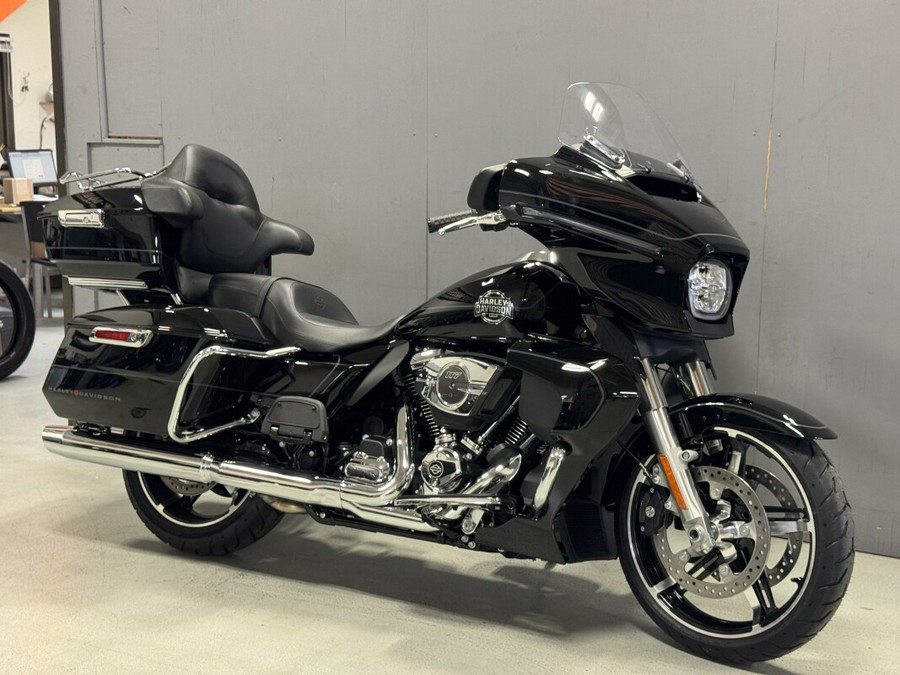 FLHXU 2025 Street Glide® Ultra