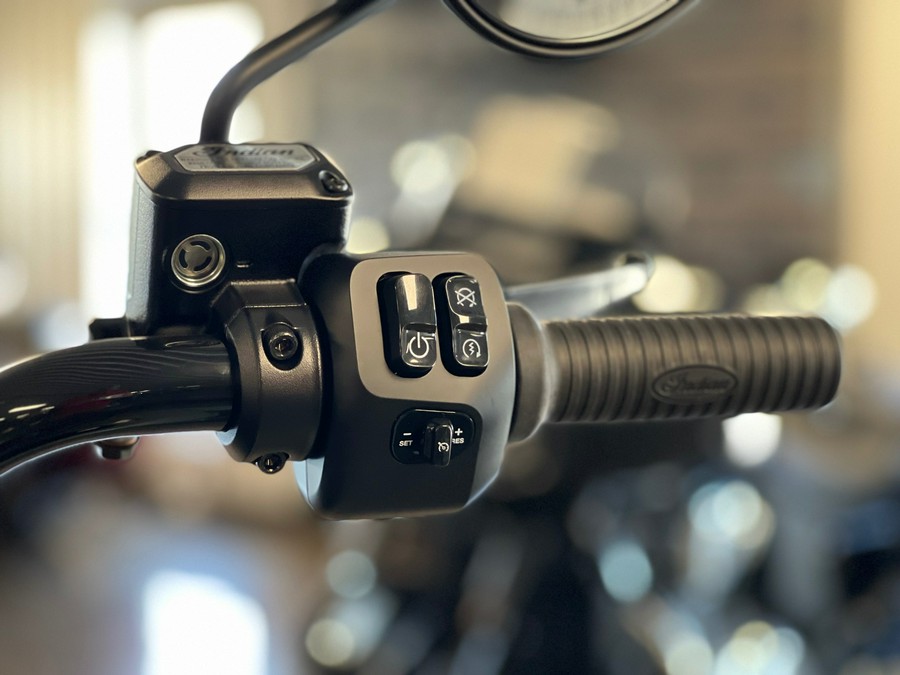 2025 Indian Motorcycle Springfield® Dark Horse®