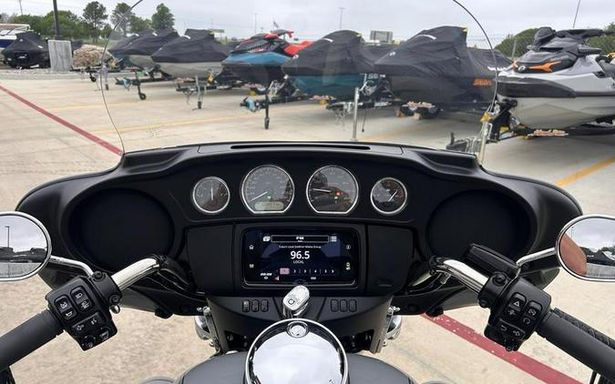 2024 Harley-Davidson® FLHTCUTG - Tri Glide® Ultra