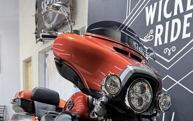 2018 Harley-Davidson® FLHXSE - CVO™ Street Glide®