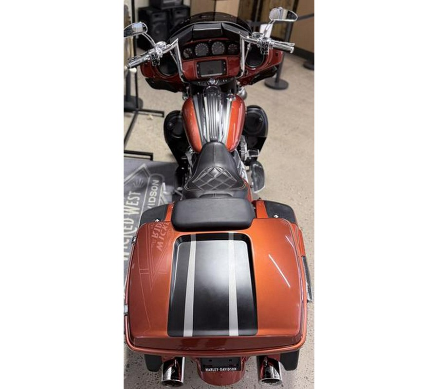 2018 Harley-Davidson® FLHXSE - CVO™ Street Glide®