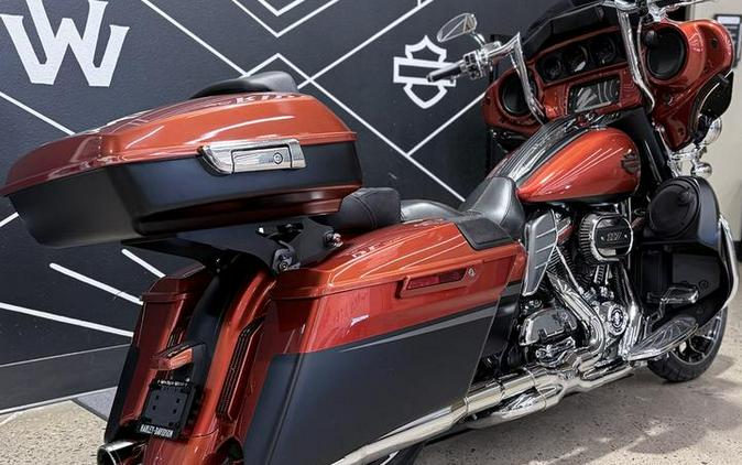 2018 Harley-Davidson® FLHXSE - CVO™ Street Glide®