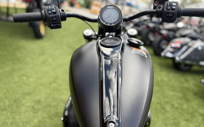 2026 Indian CHIEF DARK HORSE, BLACK SMOKE, 49ST Dark Horse