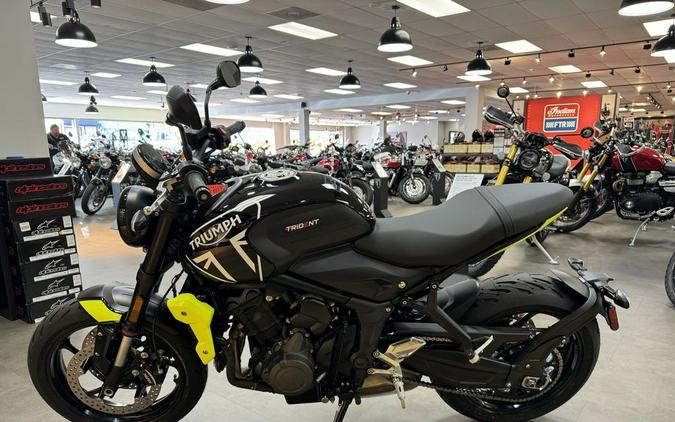 2024 Triumph Trident 660 Jet Black/Triumph Racing Yellow