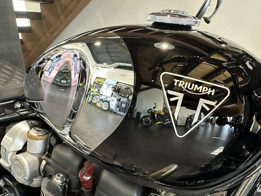 2023 Triumph Bonneville Bobber Base