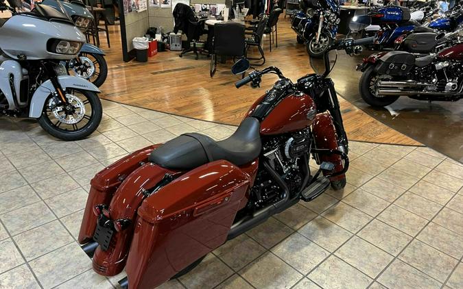 2024 Harley-Davidson Road King Special Red Rock