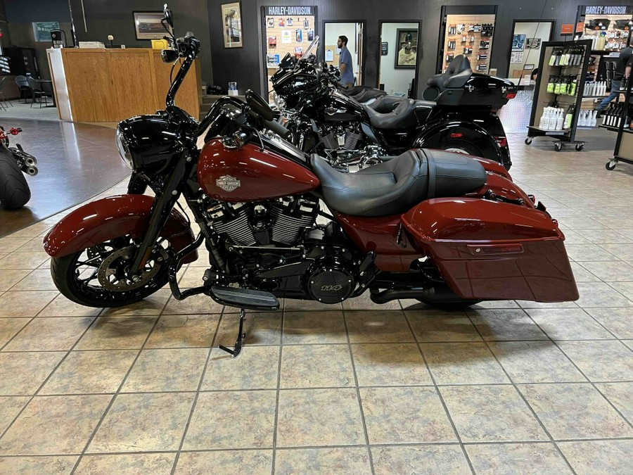 2024 Harley-Davidson Road King Special Red Rock