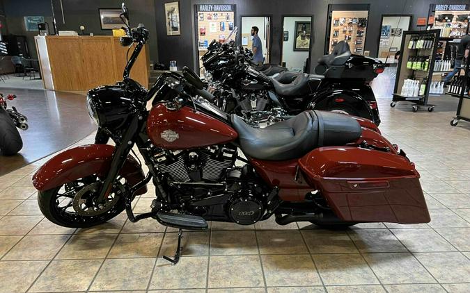 2024 Harley-Davidson Road King Special Red Rock