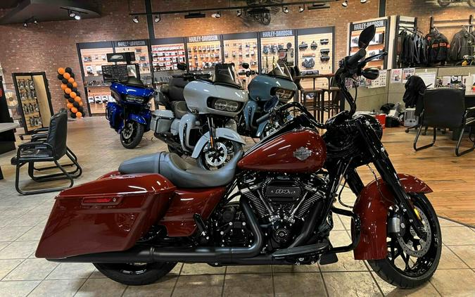 2024 Harley-Davidson Road King Special Red Rock