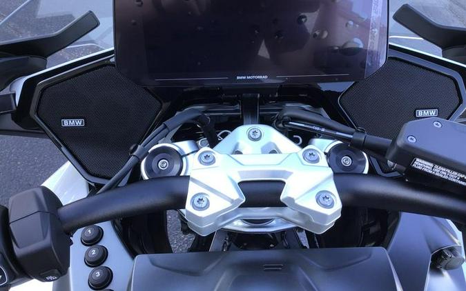 2026 BMW R 1300 RT Alpine White 3