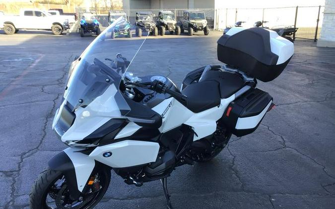 2026 BMW R 1300 RT Alpine White 3