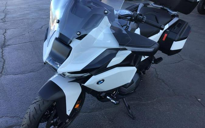 2026 BMW R 1300 RT Alpine White 3