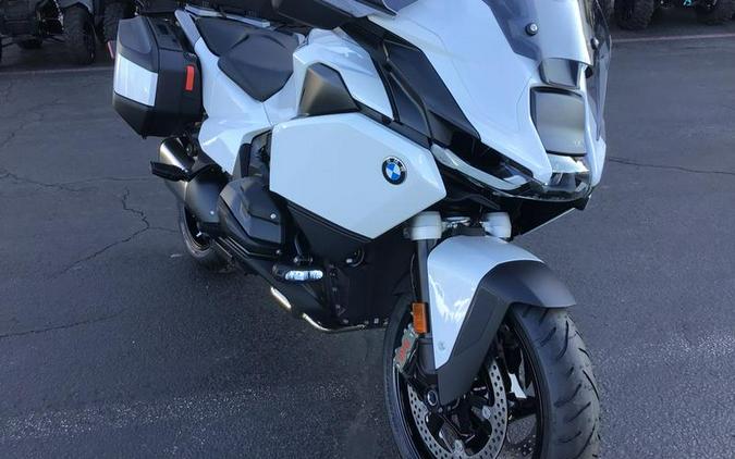 2026 BMW R 1300 RT Alpine White 3