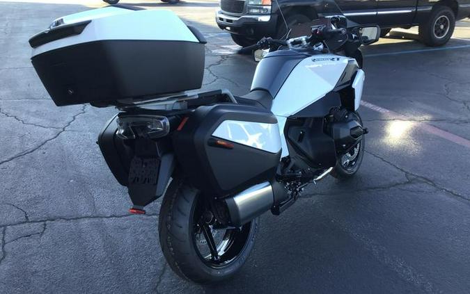 2026 BMW R 1300 RT Alpine White 3