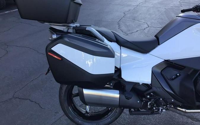 2026 BMW R 1300 RT Alpine White 3