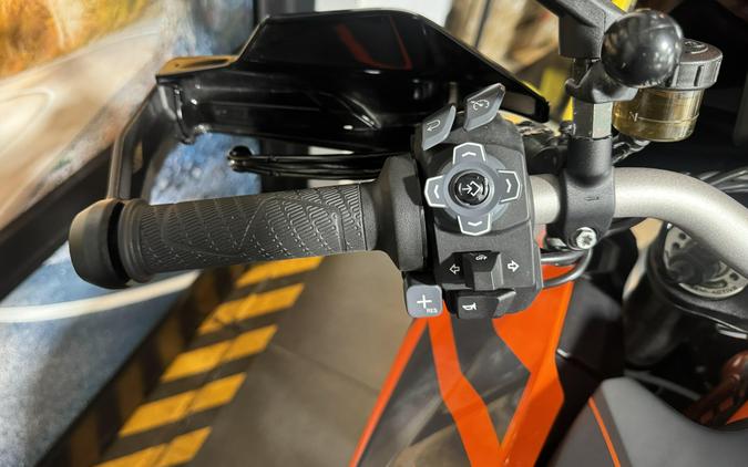 2023 KTM 1290 SUPER DUKE GT