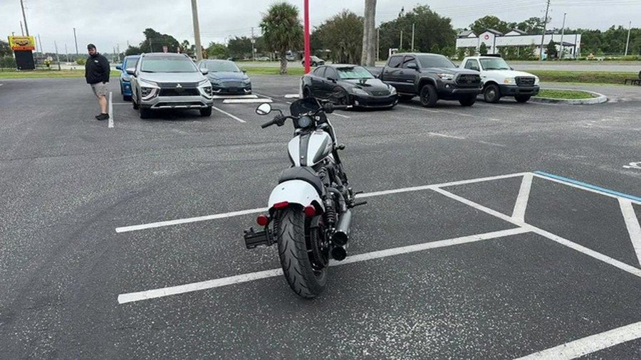 2024 Indian Sport Chief Ghost White Metallic Smoke