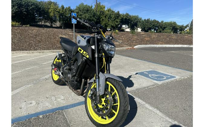 2016 Yamaha FZ-09 CA