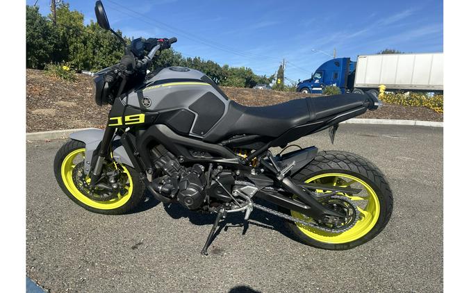 2016 Yamaha FZ-09 CA