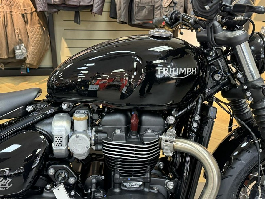 2024 Triumph Bonneville Bobber Jet Black