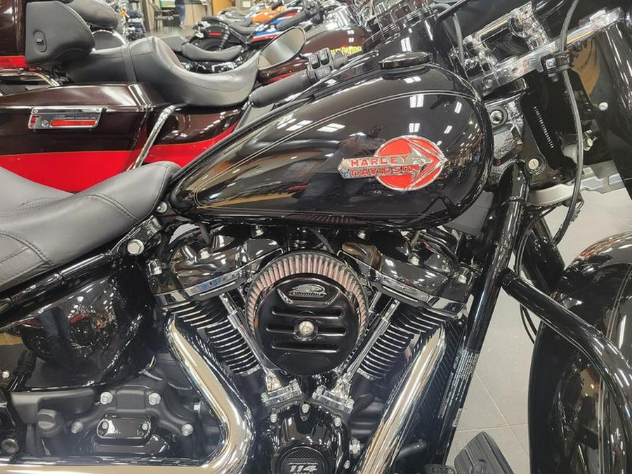 2021 Harley-Davidson® FLHCS - Heritage Classic 114