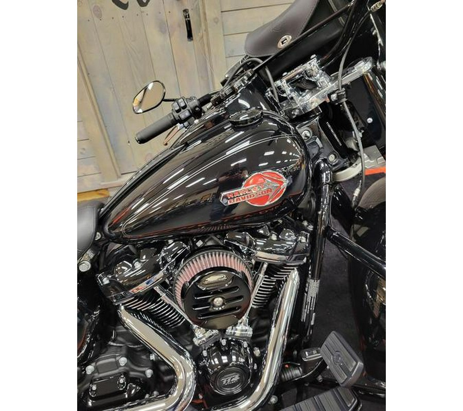 2021 Harley-Davidson® FLHCS - Heritage Classic 114