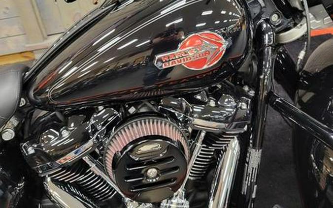 2021 Harley-Davidson® FLHCS - Heritage Classic 114