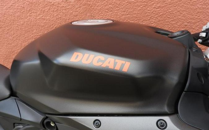 2024 Ducati Panigale V2 Black on Black