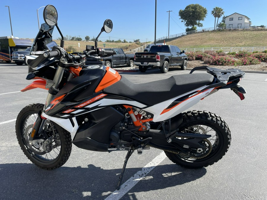 2022 KTM 890 ADV R