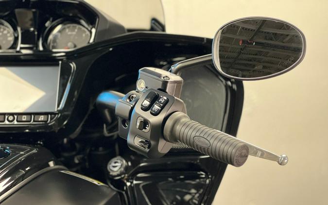 2025 Indian Motorcycle Pursuit® Dark Horse® with 112