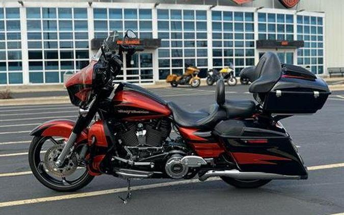 2017 Harley-Davidson CVO™ Street Glide®