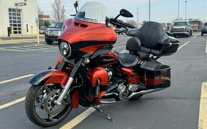 2017 Harley-Davidson CVO™ Street Glide®