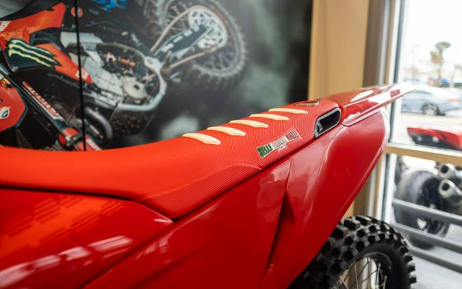 2026 Ducati DESMO 450 MX