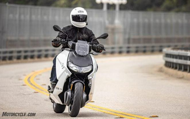 2022 BMW CE 04 Scooter Mini Review