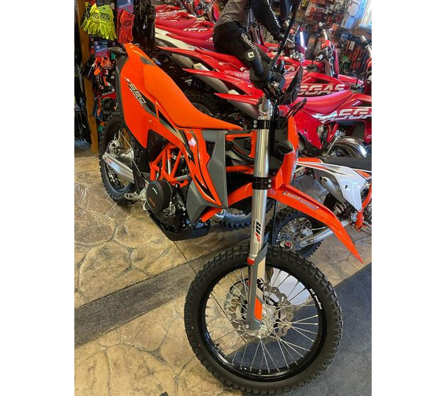 2023 KTM 690 Enduro R