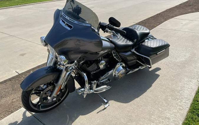FLHXS 2014 Street Glide® Special