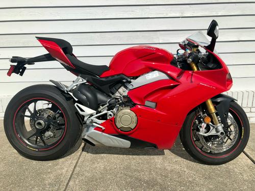 2018 Ducati Panigale V4 S – First Ride